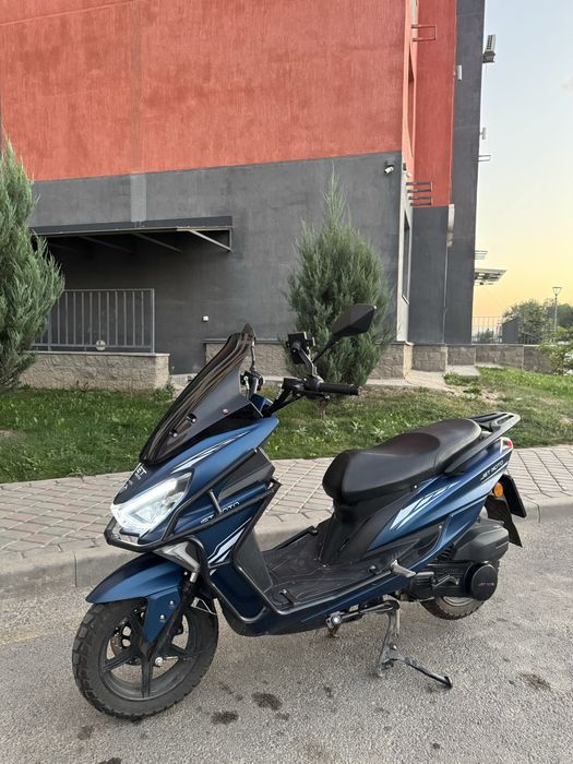 Макси скутер 150