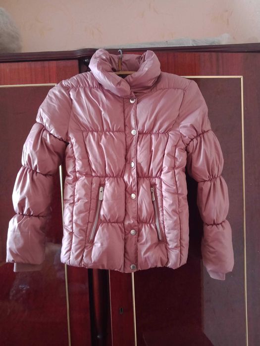 Куртки  Весна на 7-8 лет-  2000  8-9 лет-  3000  5 лет- 2700 и  2000