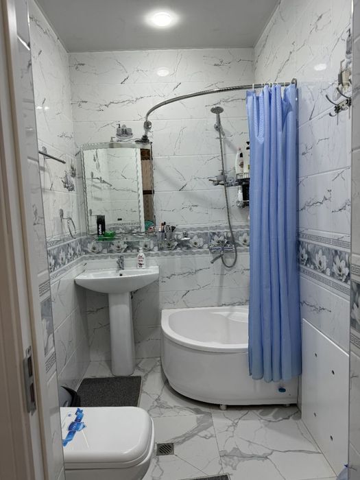 Продаётся свой дом участок.  (Uy sotiladi ) торцевой .