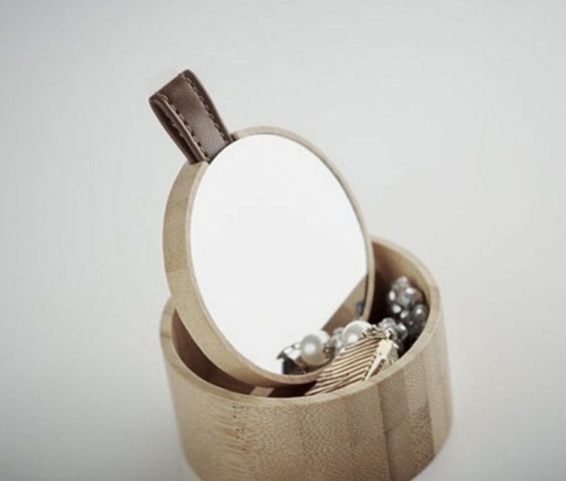 Cutiuta de lemn compartimentata