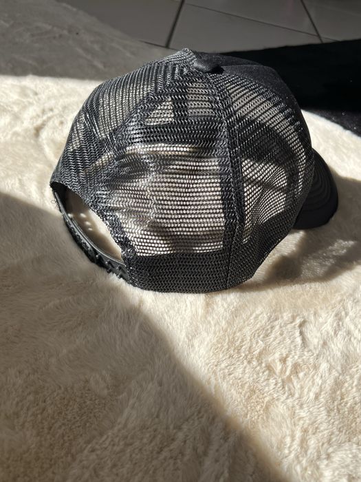 Шапка с козирка Corteiz