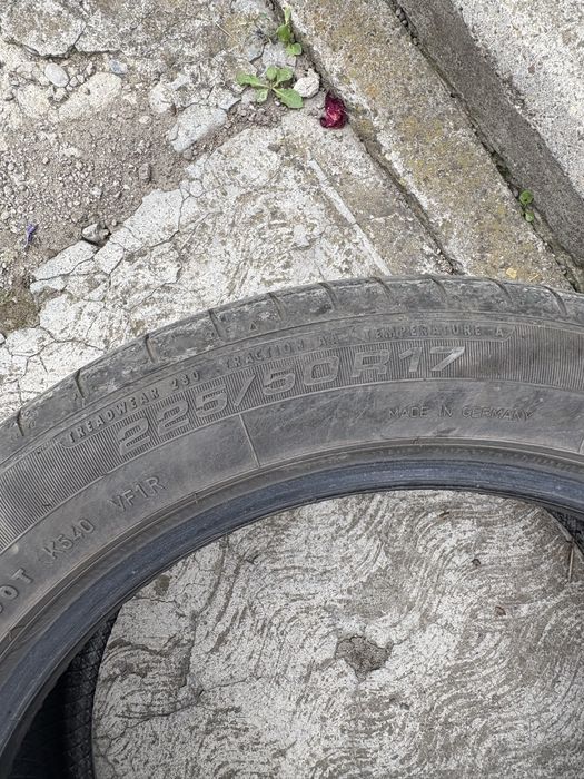 Vând 2 cauciucuri de vară 225/50R17