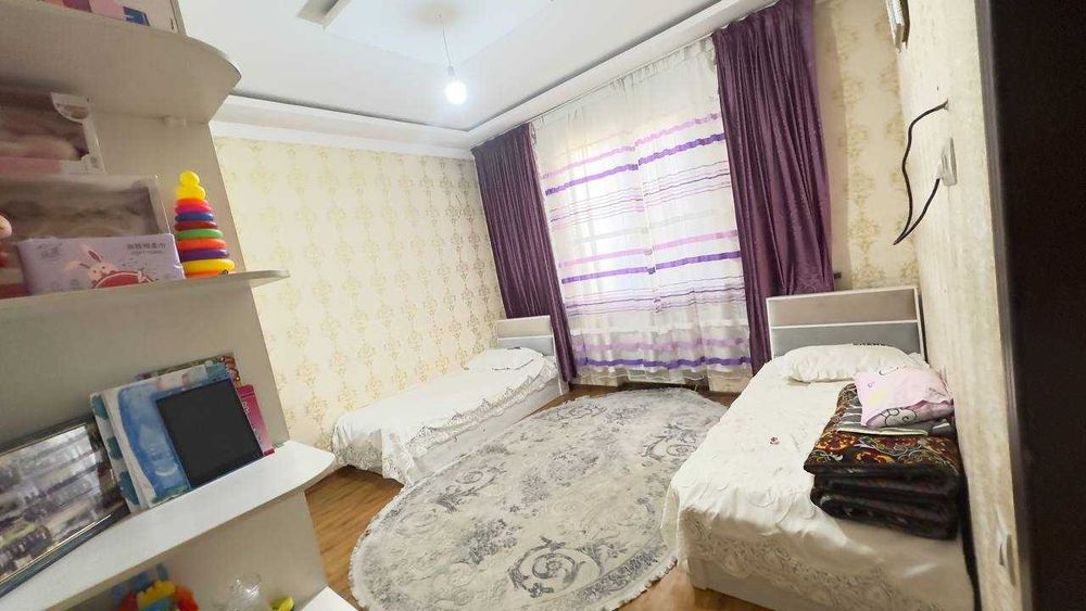 Zangiota Tumani Shakarchila Maxalada hovli sotiladi.