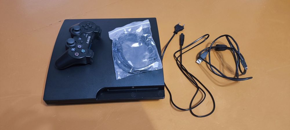 Продам Sony Playstation 3 slim
