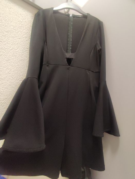 Гащирезон Pause 
Обличан е веднъж за повод