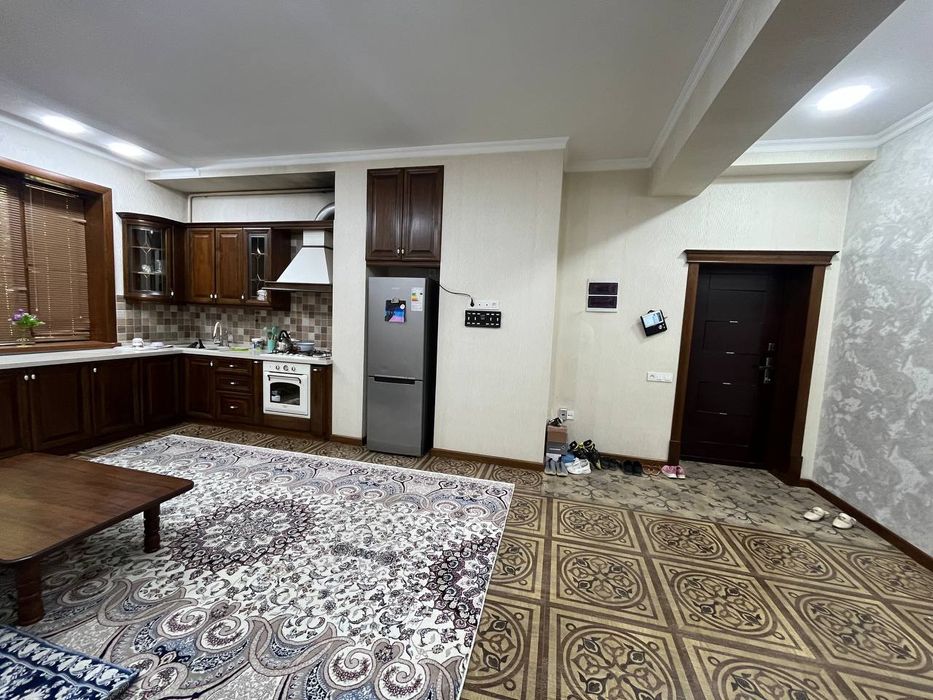 Продается 3- комнатная квартира Ул Паркент