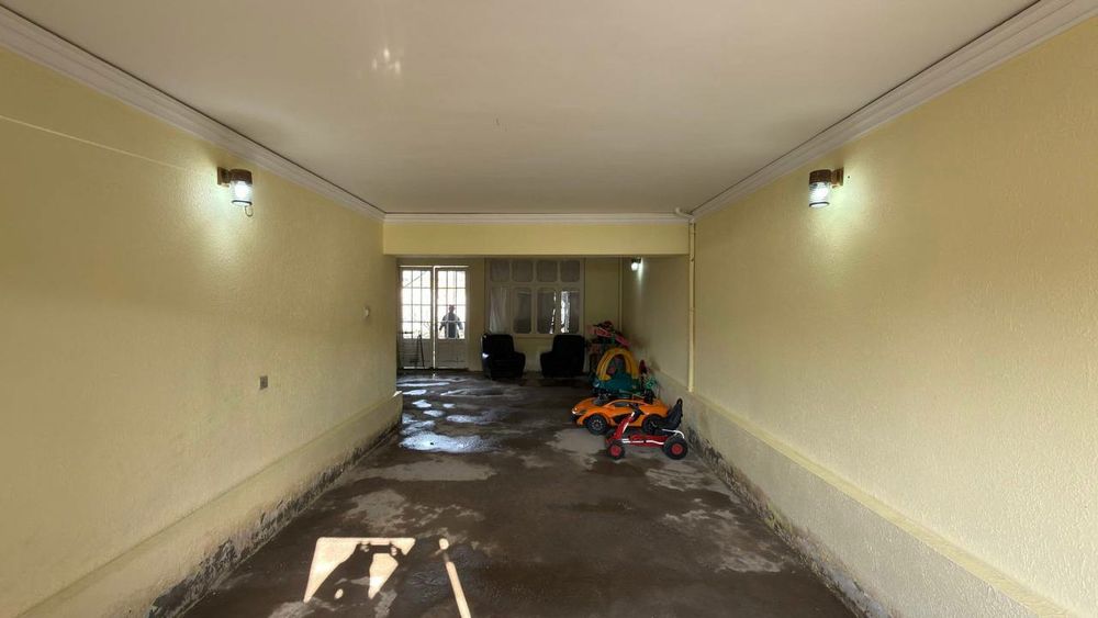 Uy sotiladi!!! Barcha sharoitlarga ega.