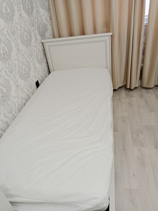 Продам кровать от компани Tiffani