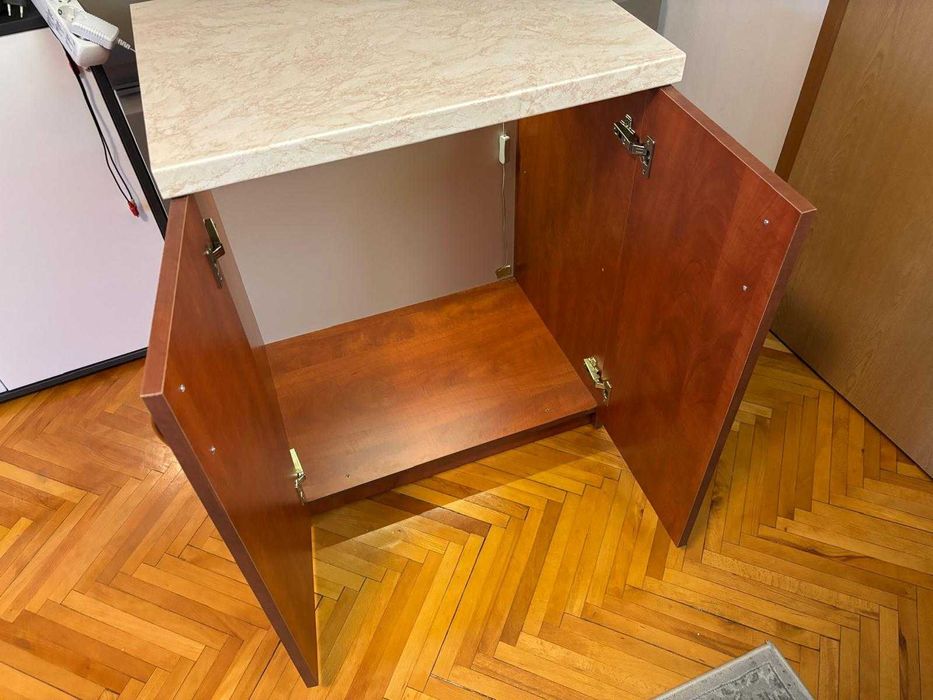 Comoda cu blat gros, in stare buna