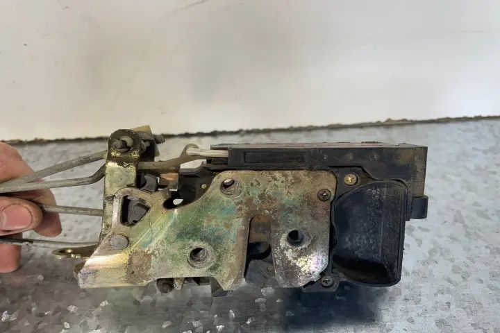 Broasca usa fata stanga Chevrolet Kalos 2003 1.2 MT (72 hp)