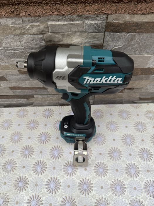 Акумулаторен гайковерт ударен MAKITA DTW1002
