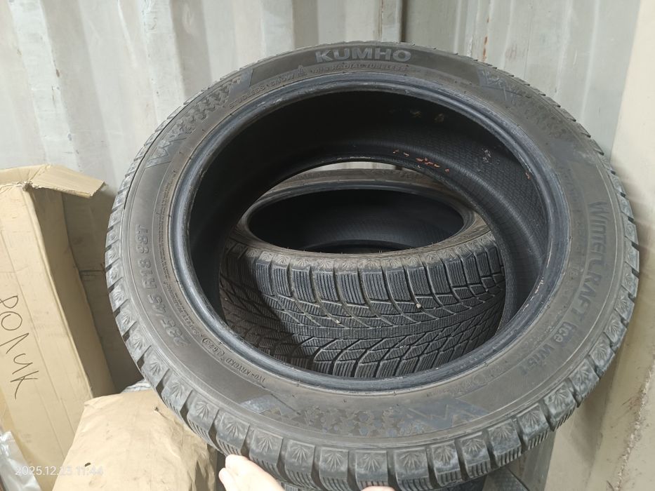 KUMHO Корея  235/45 R18 комплект зимней резины. 16неделя 2023г.23