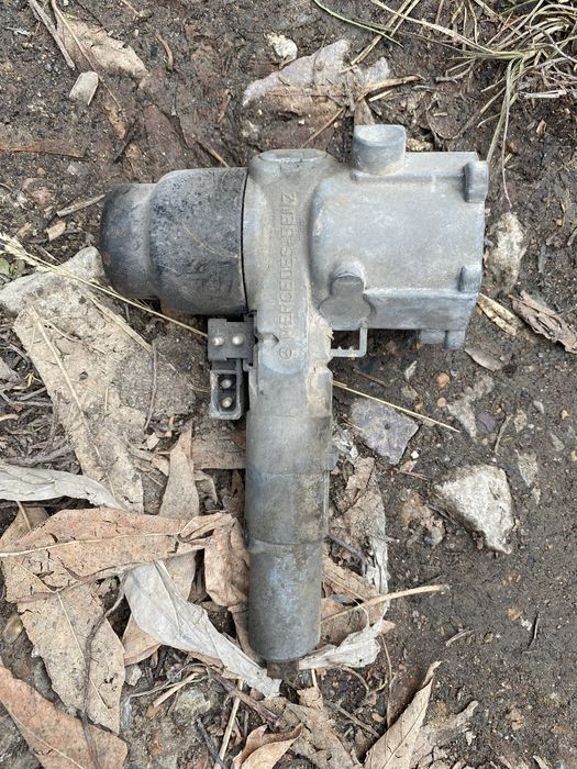 Продам автозапчасти на Мерседес W124