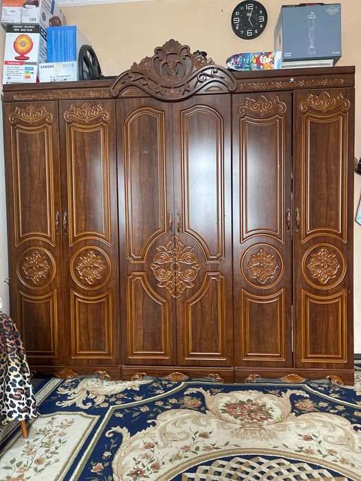 Mebel komplekt sotiladi