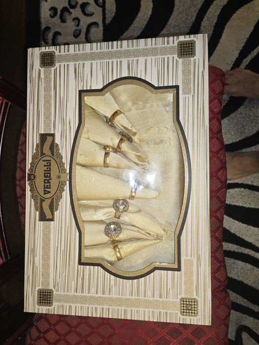 Продаются б/у матрас и мебель