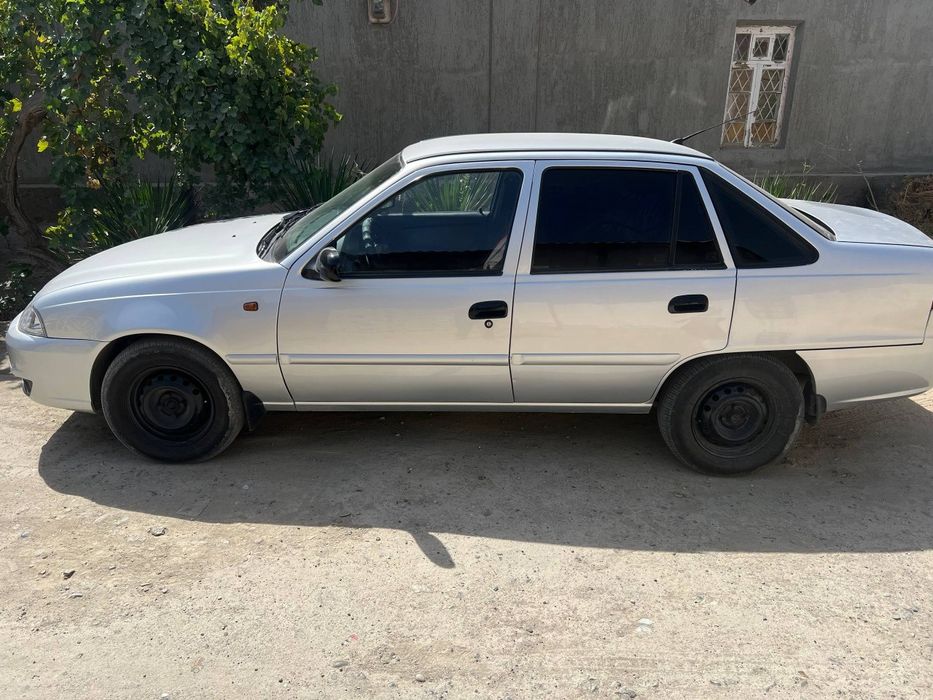 Мошина сотилади нексия