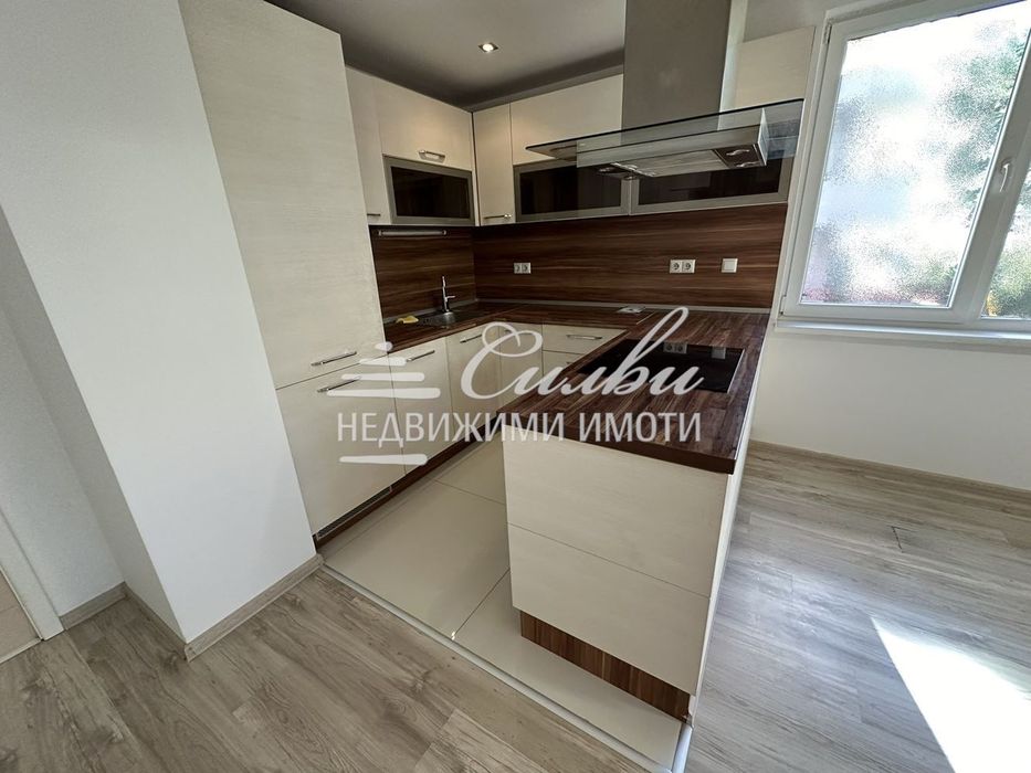 Продава се Тристаен апартамент в Шумен, Дивизионна болница - 93 кв.м за 1289 €/кв.м - Снимка #1