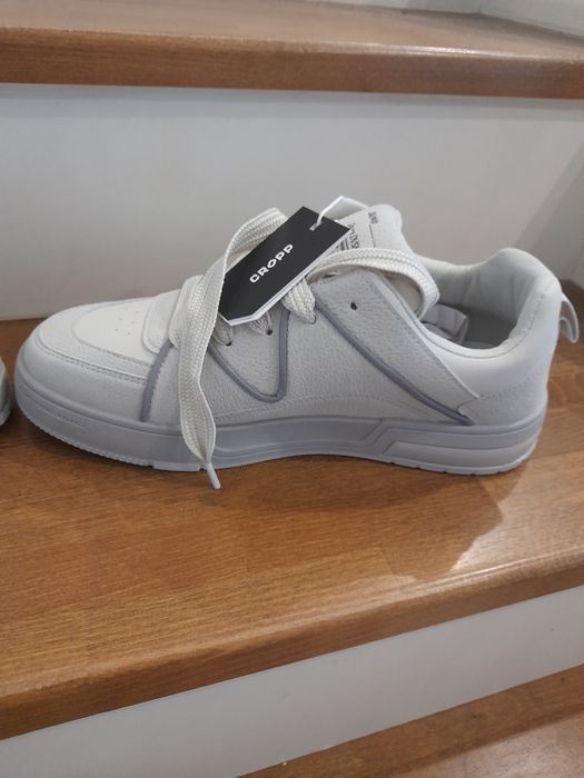 Adidași Cropp ,noi.