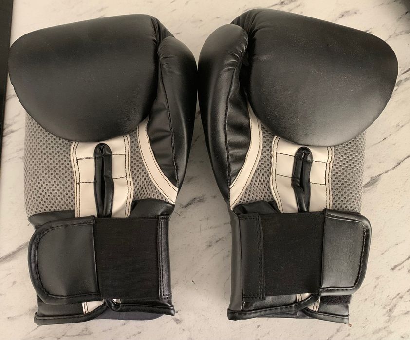 Продавам боксови ръкавици Lonsdale London Pro Training 14 oz