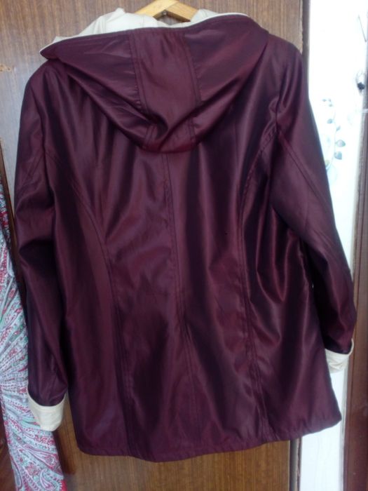 Ветровка женская