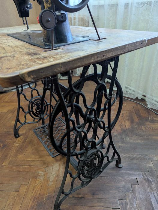 Шевна машина Singer 16K55, ръчна, крачна, запазена