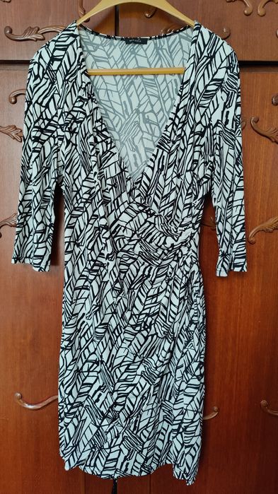 Rochie alb- negru Mariposa 46