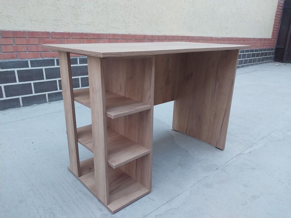 Стол для дома и офиса