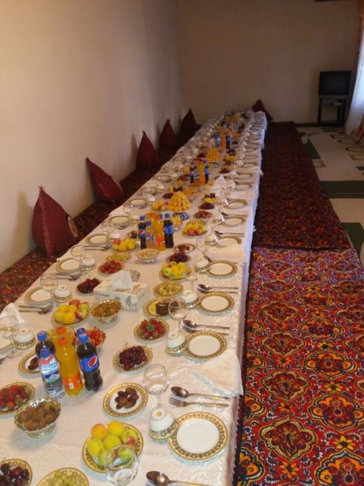 Stol va stul arendaga beramiz va qozon ochoq beramiz.