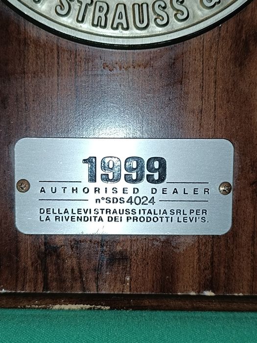 Placheta veche Levi's, reclama dealer autorizat obiect decorativ