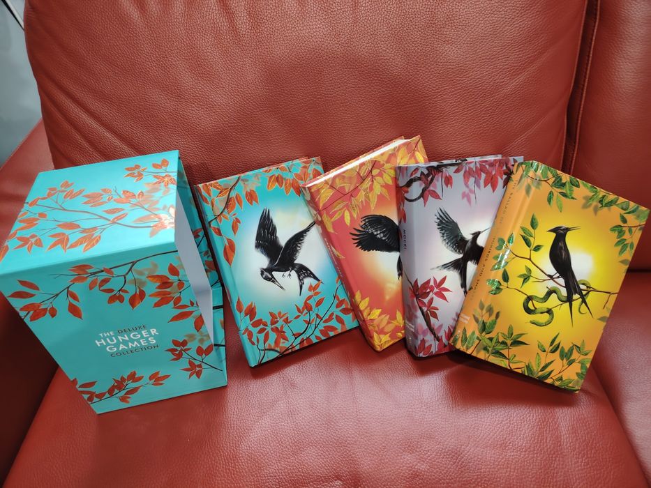Set The deluxe Hunger Games collection