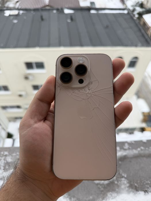 Iphone 16 pro Desert