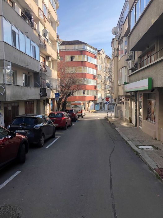 Дава се под наем Гараж / Паркомясто в Варна, Спортна зала - 16 кв.м за 142.8 € - Снимка #3