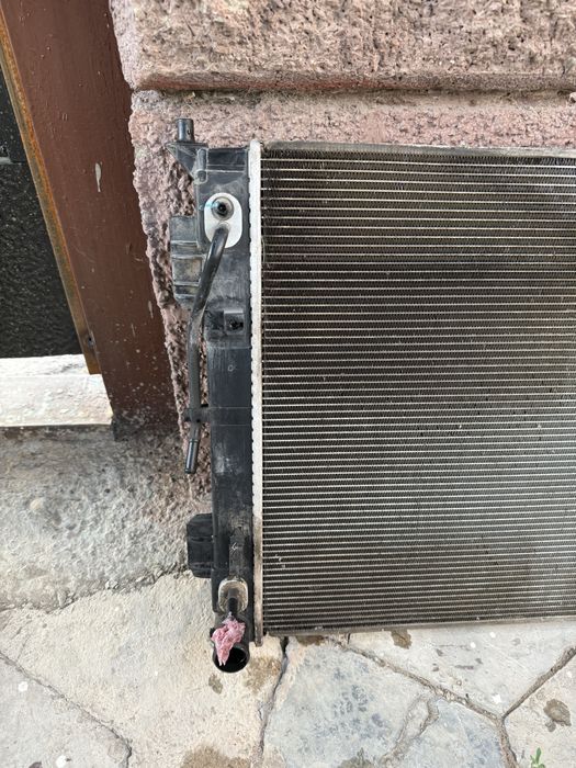 Продам радиатор КИА