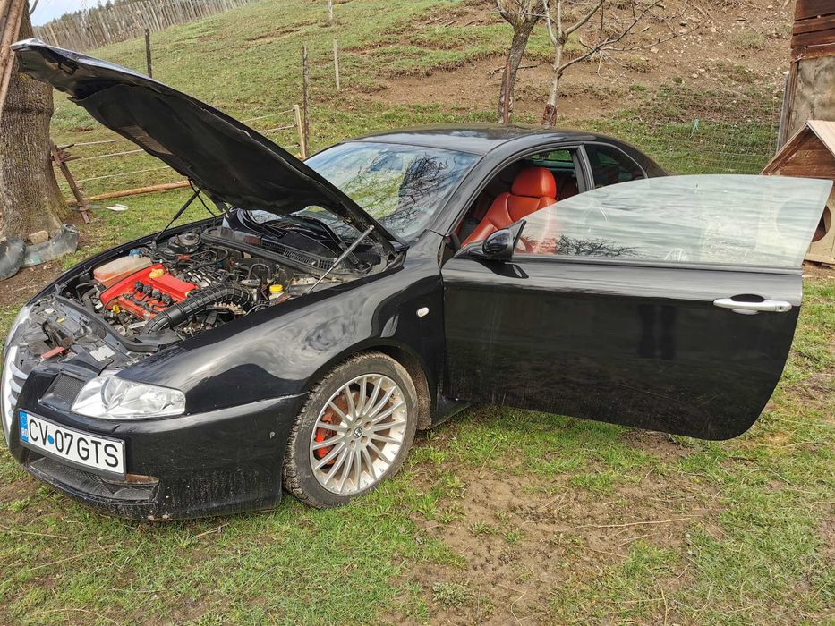Alfa Romeo GT 2005 benzină, 700 € — imagine 3