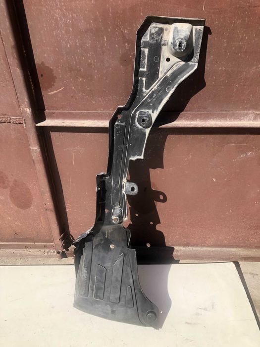 Дясна пластмасова кора под шаси Opel insignia b sport tourer z18 2018г