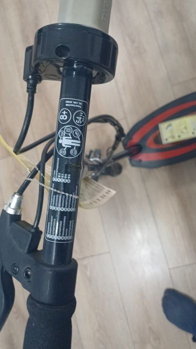 Trotinetă electrică Razor E100