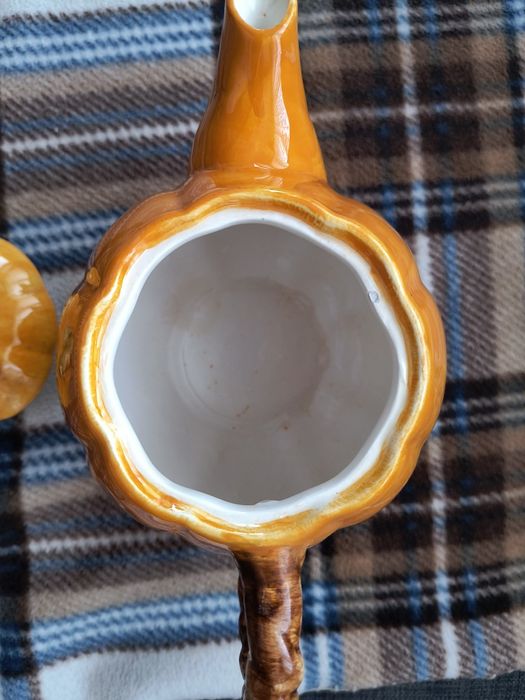 Декорации, чайник, коледен свещник, коледни чаши