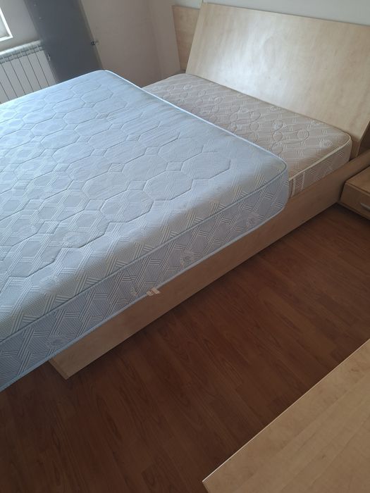 Saltea in stare foarte bună fără defecte fără probleme nu murdara nu pată 1000lei