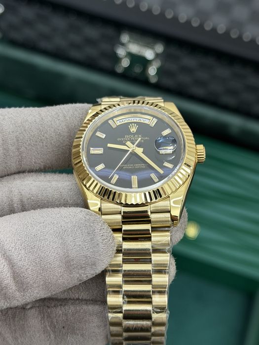 Rolex Day-Date 40 Yellow Gold – Baguette Dial