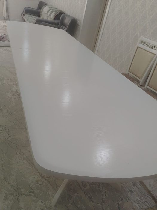 Продается стол гостевой в отл состоянии, без стульев. Длина 3.50, можн