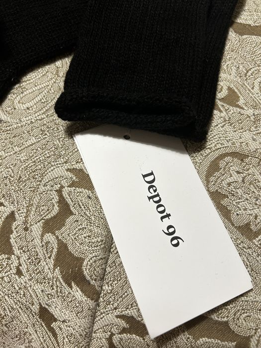 Vand manusi noi Depot96