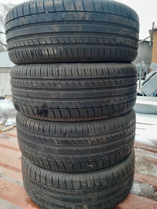 Продам шины хорошем состояние.