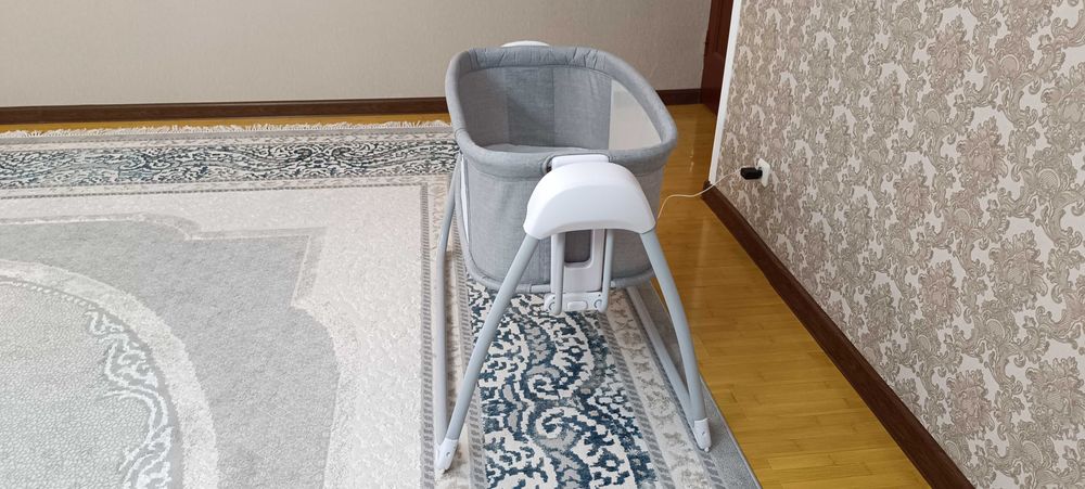 Колыбель-люлька с электроприводом