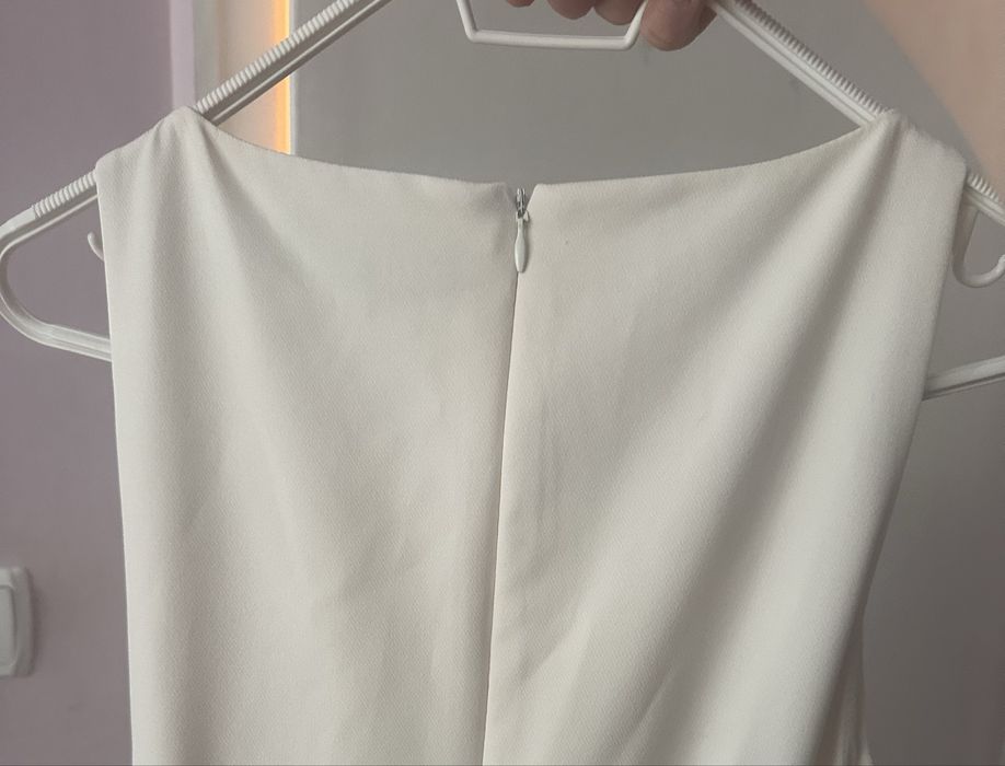 Zara бежова рокля с колан