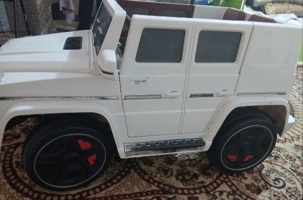 детский электромобиль Mercedes-Benz G-Class (Gelik) белого цвета