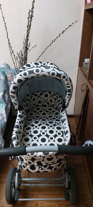 Продам дескую коляску 3 в 1