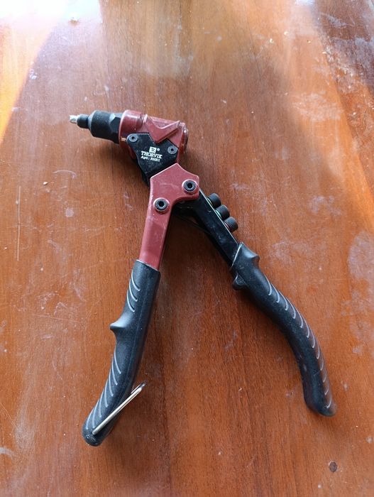 Заклипочник рычажной