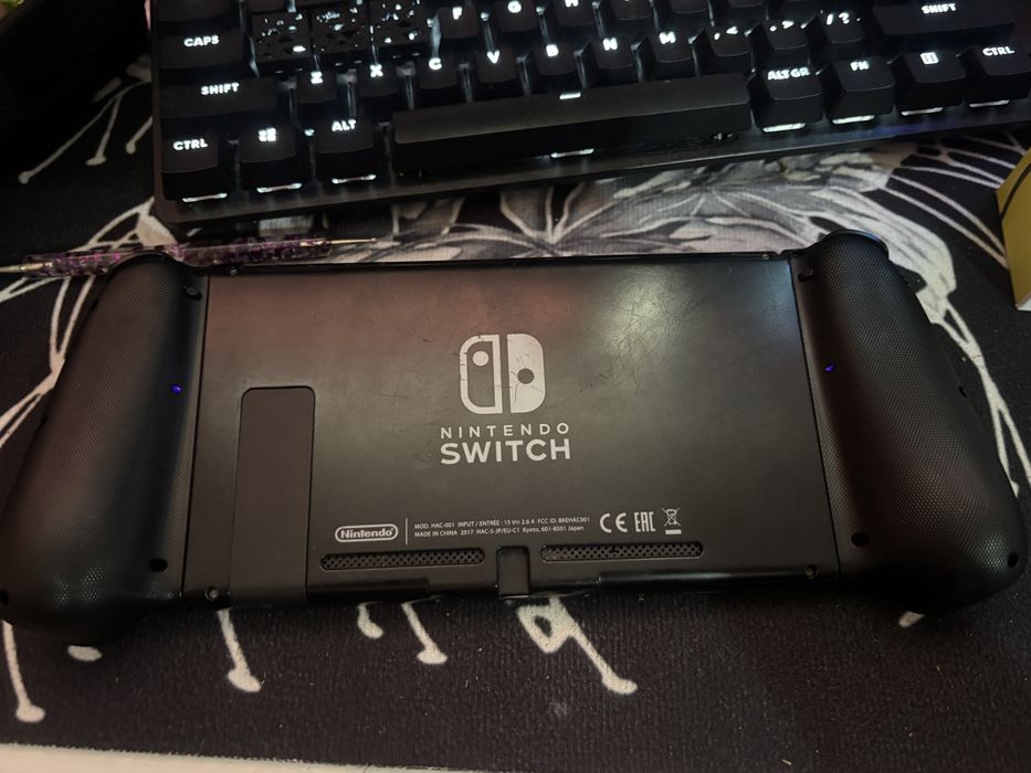 Nintendo Switch + 250GB MicroSD + Зарядно