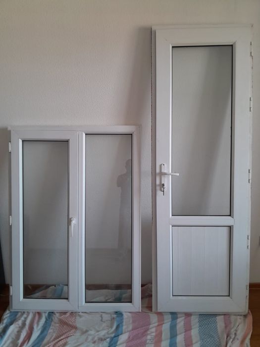 Продаётся пластиковый дверь