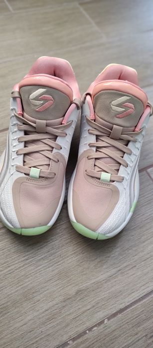 Продавам нови детски маратонки Jordan Luka 4